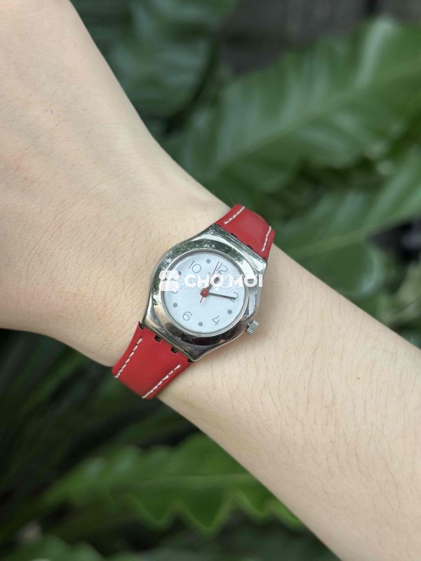 Đồng hồ Swatch nữ dây da đỏ 26mm