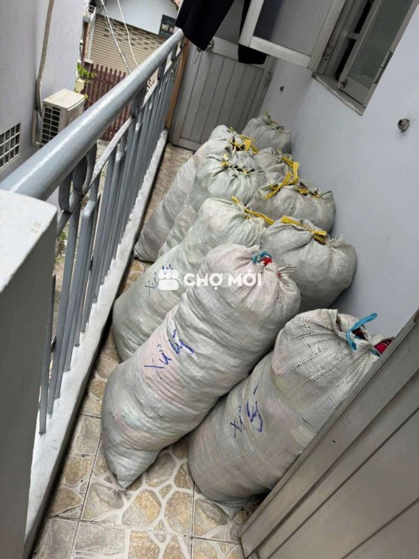 Quần áo cũ rách để đốt lò,lau máy