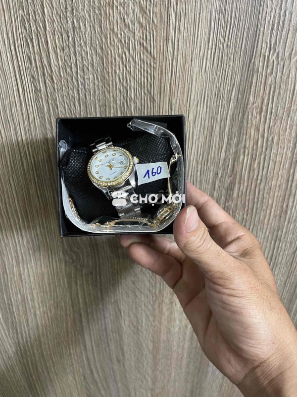 Đồng hồ đeo tay Nữ Kim loại Bạc Vàng