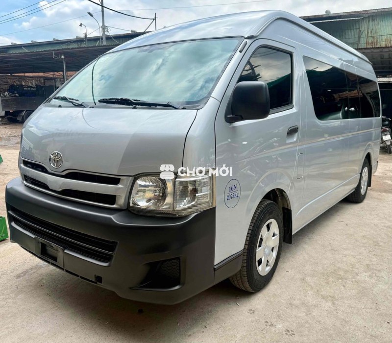 Toyota Hiace 2013 16 chỗ máy xăng, hỗ trợ hạ tải