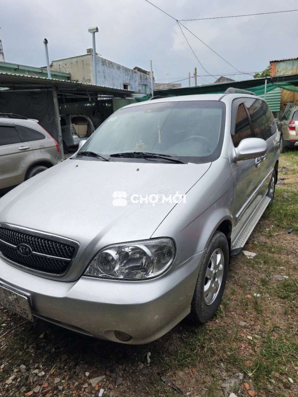 Kia Carnival GS Số sàn Bạc