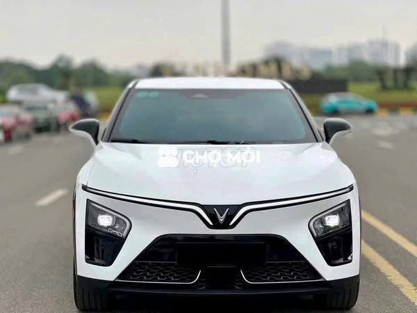 VinFast VF7 - Xe Sẵn Các Màu Giao Ngay