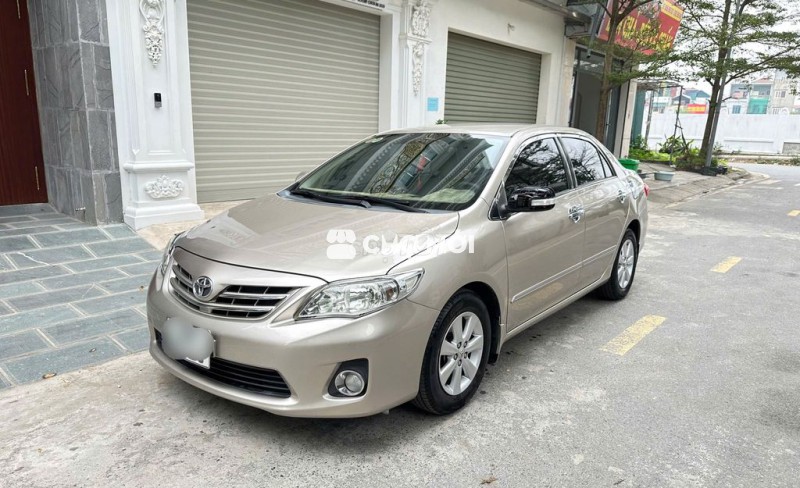 Toyota Altis 1.8G Số sàn Vàng cát
