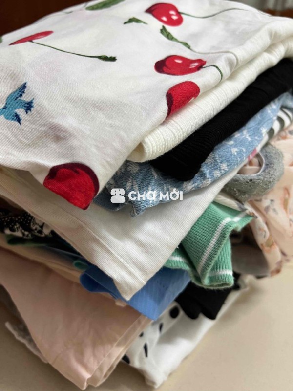Tặng quần áo nữ