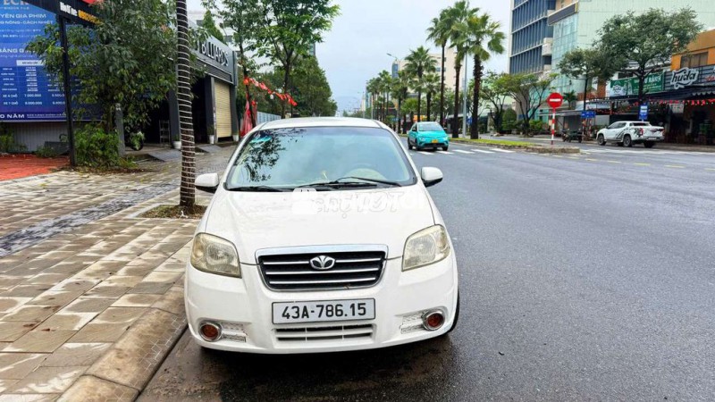 Bán Gentra xe đẹp giá tốt, giấy tờ nhanh gọn