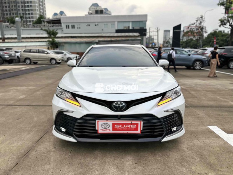 Toyota Camry 2022 2.5Q - Trắng ngọc trai HÃNG BH
