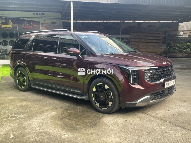 Kia Carnival 2025 Signature 2.2D - 17000 km