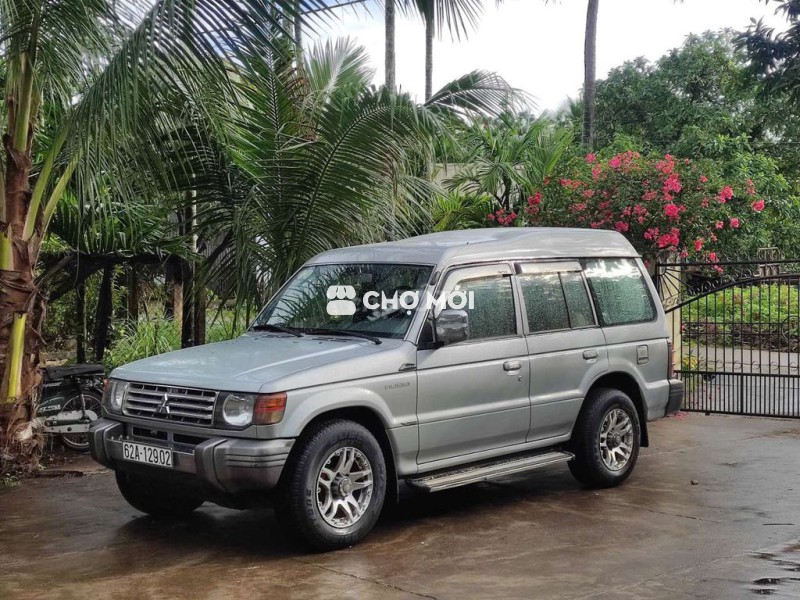 Mitsubishi Pajero 7 chỗ 2 cầu