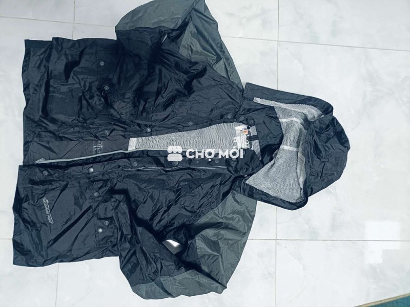 Áo khoác chuyên chống nước size M rất mới