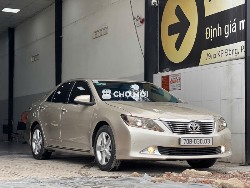 Camry 2.5Q 2014 nội ngoại thất đẹp nét căng