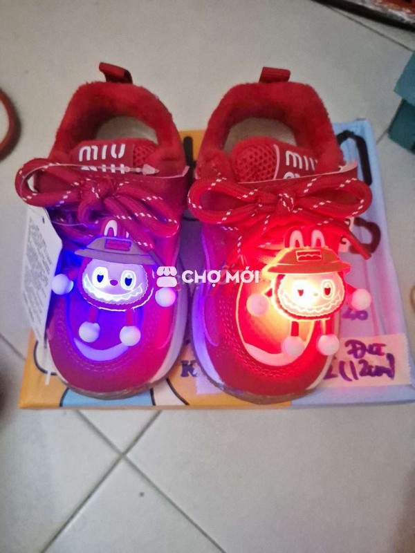 Giày bata trẻ em Đỏ có đèn LED