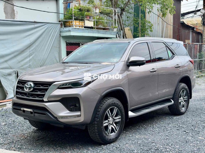 Toyota Fortuner 2022 2.4 4x2 MT - 39000 km