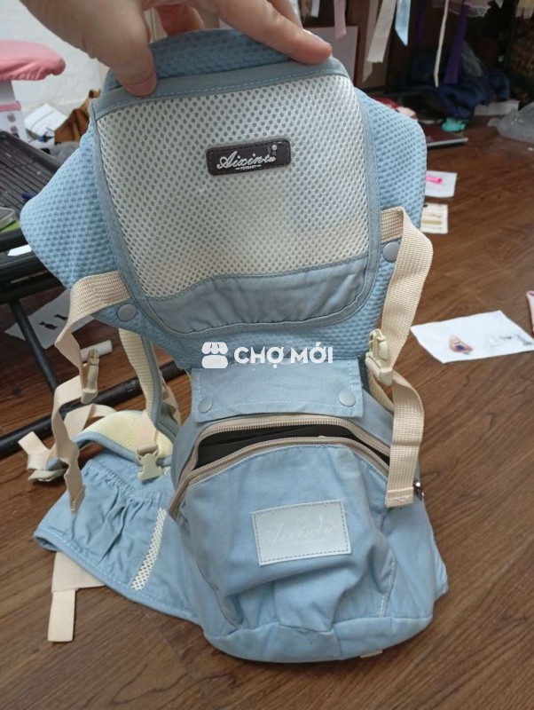 1 Đai địu em bé và 1 đai tập đi cho bé