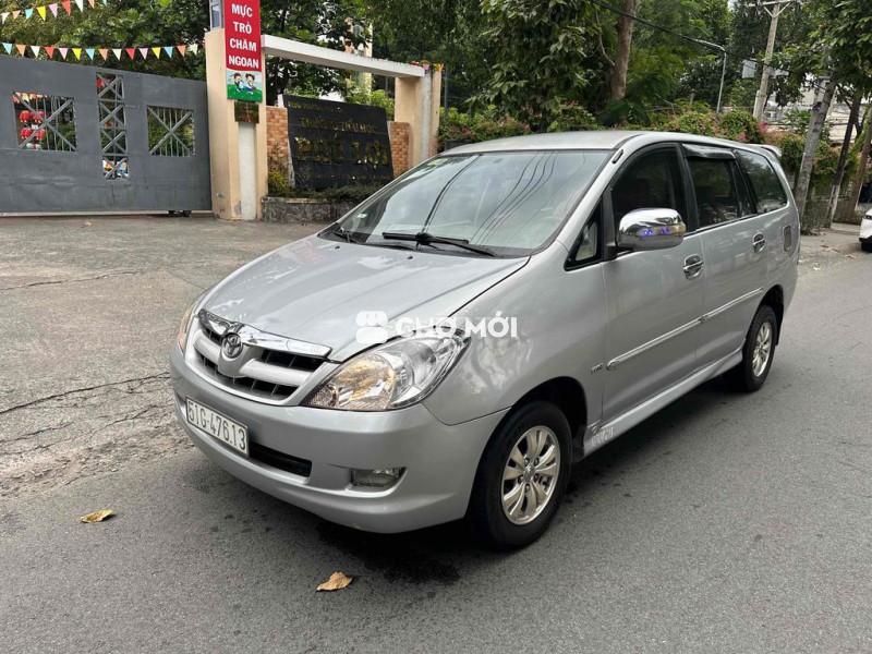 Toyota Innova 2007 J - 325511 km