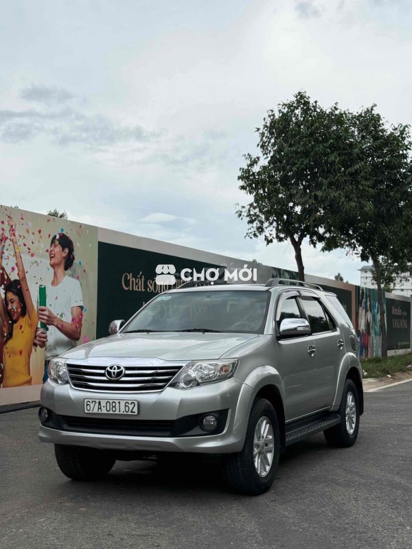 Toyota Fortuner 2015 Bạc