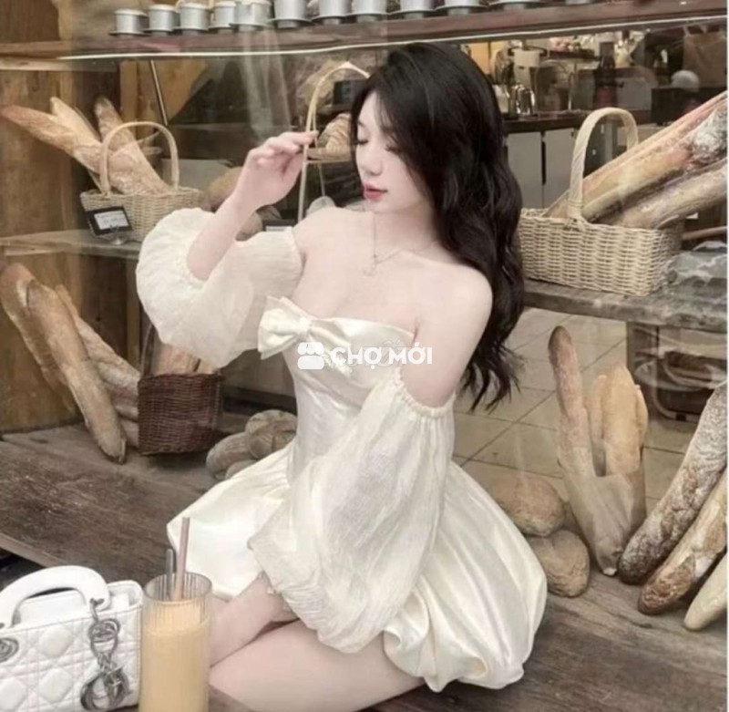 Váy nữ màu Kem size M Mới