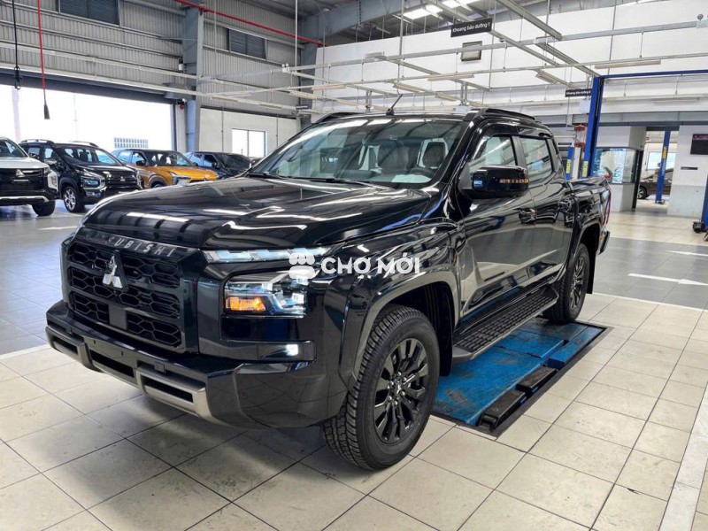 Giá lăn bánh xe Mitsubishi Triton + Ưu đãi mới