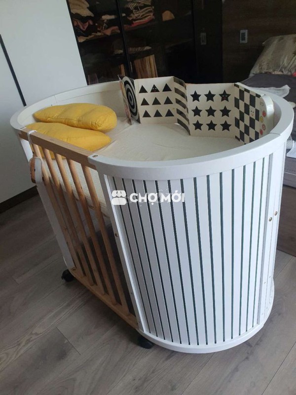 Nôi cũi gỗ Oval có bánh xe