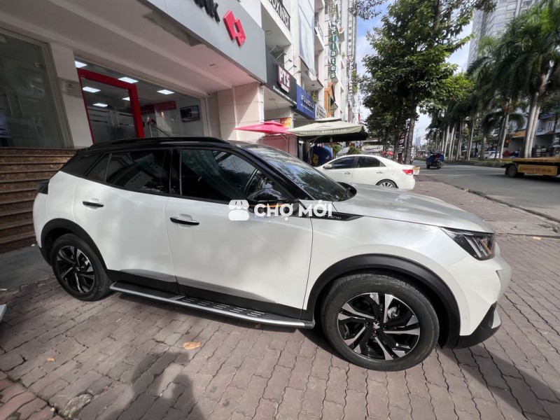 Peugeot 2008 GT Line Turbo 2023 5000 km