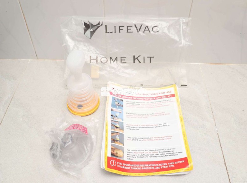 Bộ hút dị vật Life Vac mắc nghẹn cho bé