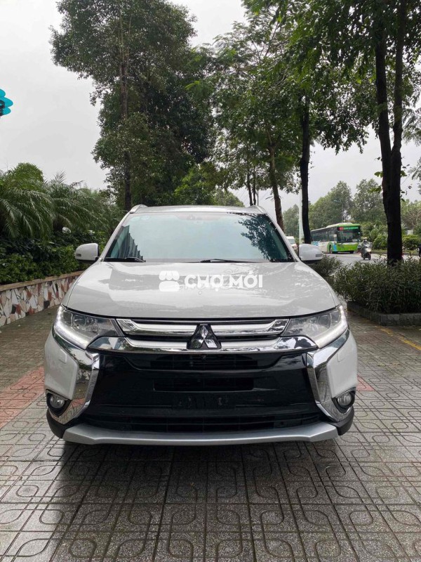 Mitsubishi Outlander 2018 2.4 Trắng