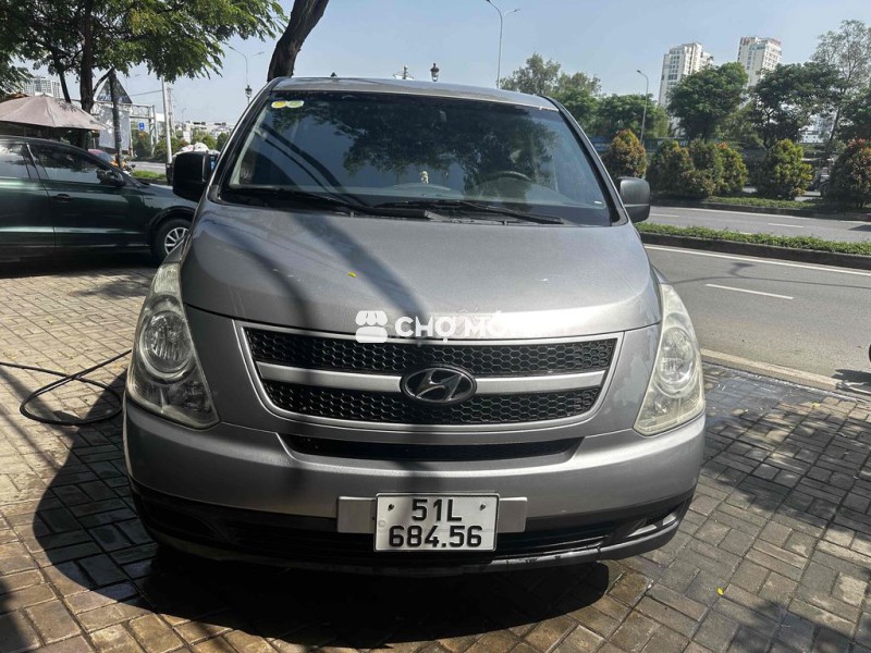 Cần Bán chiếc Hyundai Starex 2011 Xám