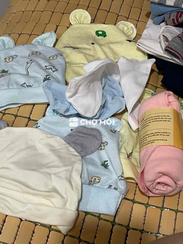 Đồ trẻ sơ sinh cần tặng