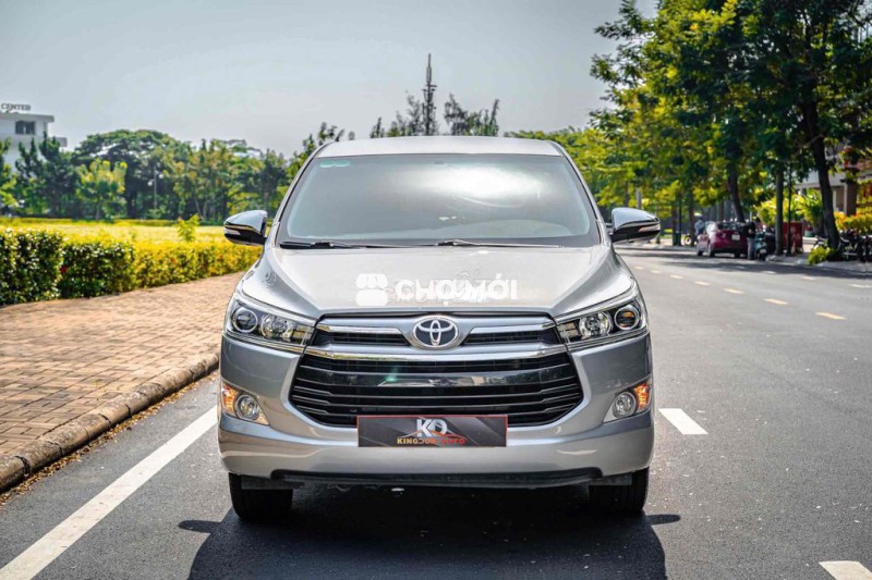 Toyota Innova 2017 2.0V Bạc 55.000 km