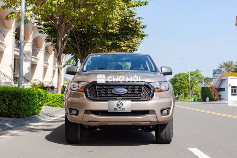 Ford Ranger XLS 4x2 AT 2022 Vàng cát 45000 km