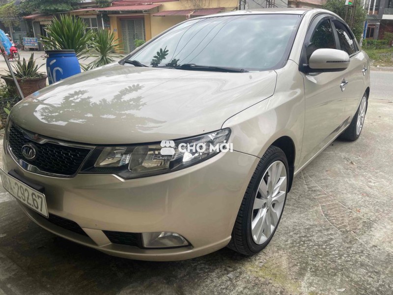 Kia Forte Vàng cát 5 chỗ Số sàn