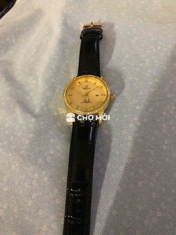 Bán đồng hồ trong hình