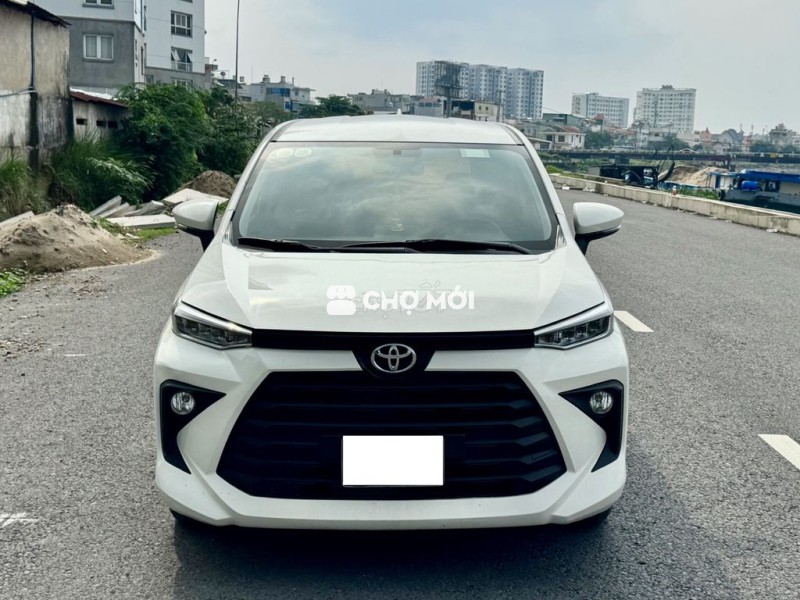 Toyota Avanza model 2023 trắng không chạy dịch vụ