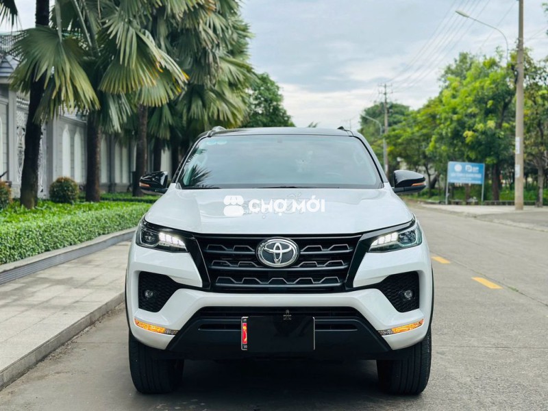 Toyota Fortuner Dầu 2.4 4x2 AT 2022 - 68000 km