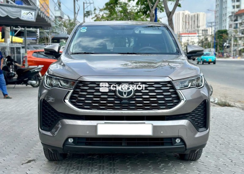 Toyota innova Cross 2.0 CVT 2025 - 18,000 Km.