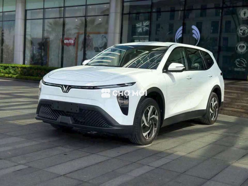 VINFAST LIMO GREEN - XE GIAO SỚM