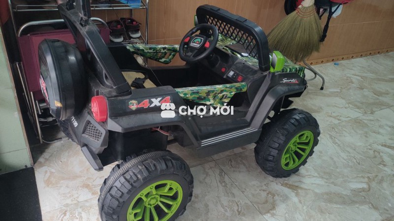 Thanh lý Xe điện cho bé - có nhạc đèn đang sử dụng