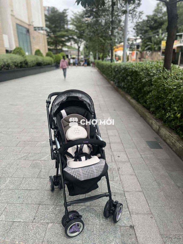 xe đẩy combi 4 cas