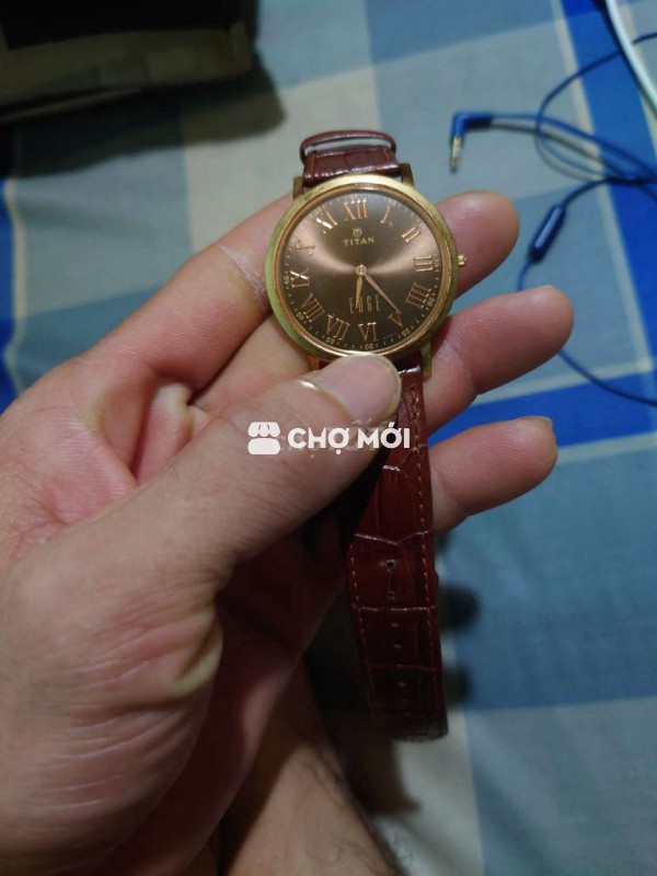 Đồng hồ Titan Edge Nam Da Kim loại Nâu Vàng đồng