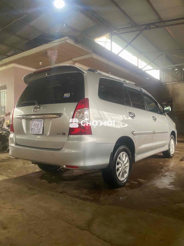 Toyota Innova 2012 E - 150000 km