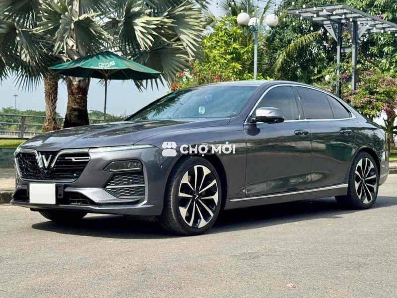 VinFast Lux A Premium 2021 - Màu xám - 5vkm