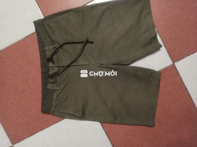 Quần sooc Uniqlo Nhật màu rêu rất mới