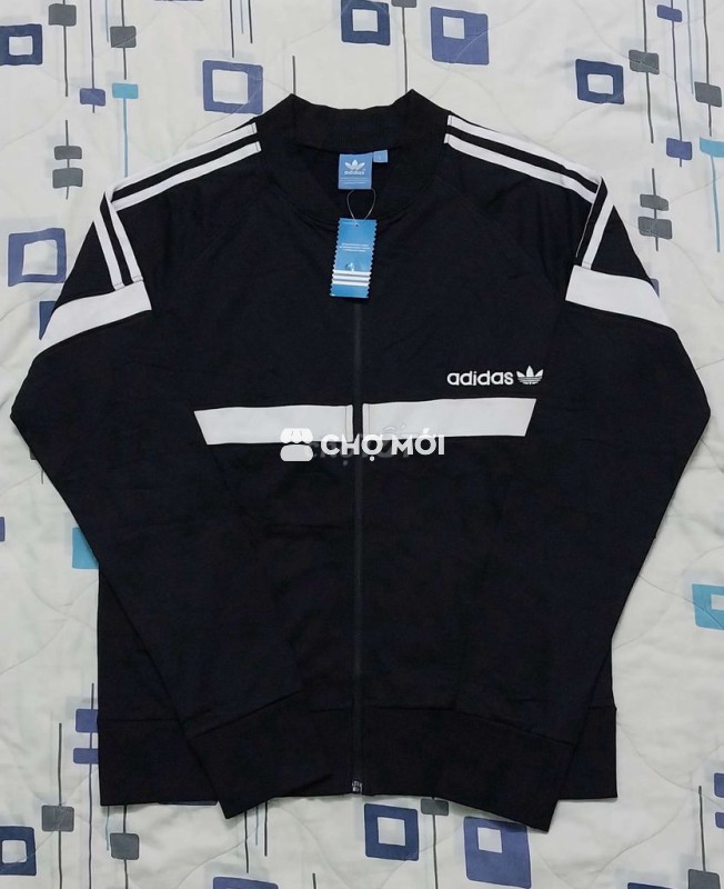 Áo khoác thun thể thao gửi về sezi L (60/65kg)