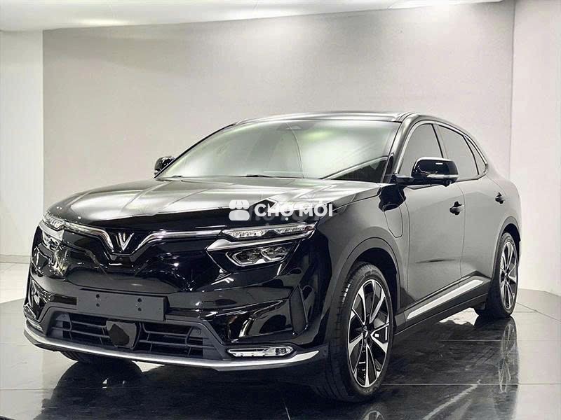 VF8 Eco: Mạnh Mẽ, Tiết Kiệm, Đậm Chất Tương Lai