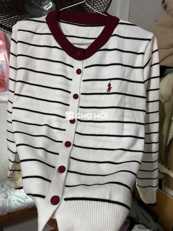 Pass 100k/áo chưa mặc lần nào, ở Cầu Giấy ạ