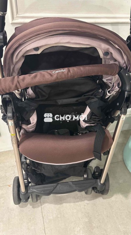 xe đẩy combi -nhẹ êm