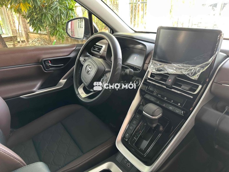 Toyota Innova Cross 2025 - 954 km