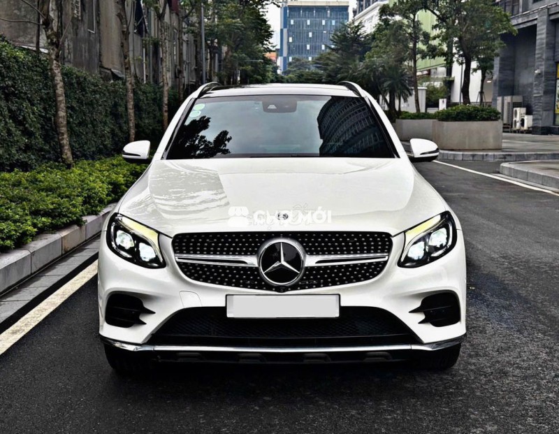 Mercedes GLC300 2018 model 2019 màu trắng