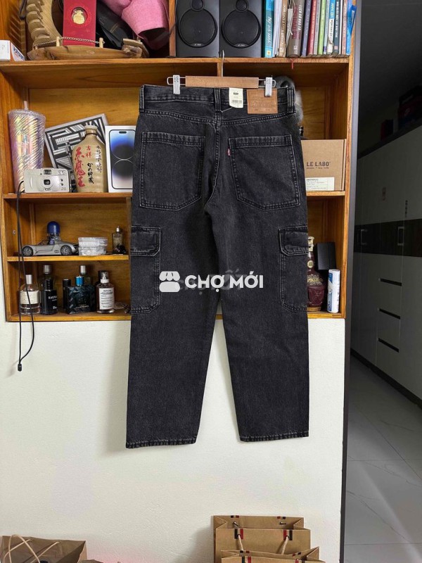 pass quần Levis chính hãng. mới nguyên tag ạ