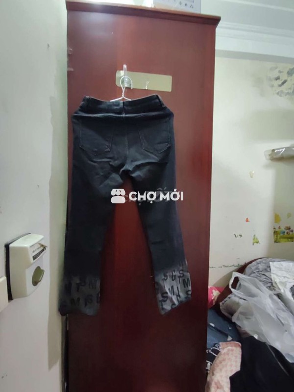 Cần pass quần áo