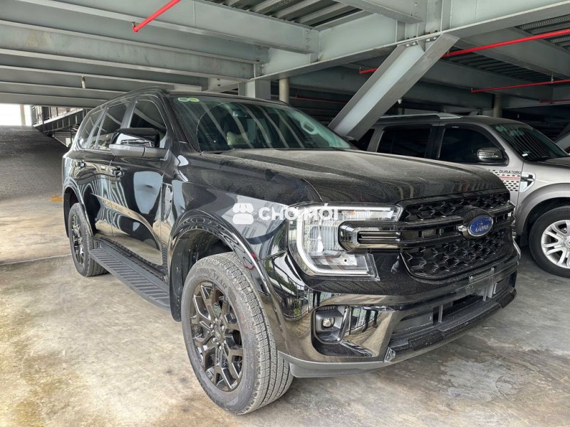 Ford Everest Sport 2.0L 4x2 AT 2025 lướt 10000 km